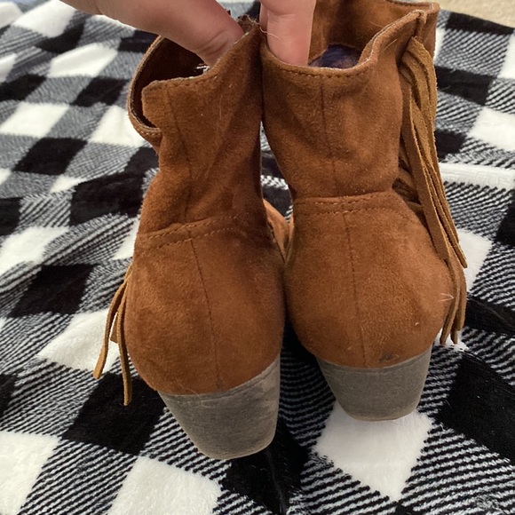 brown suede wedge boots with fringe - Picture 3 of 4
